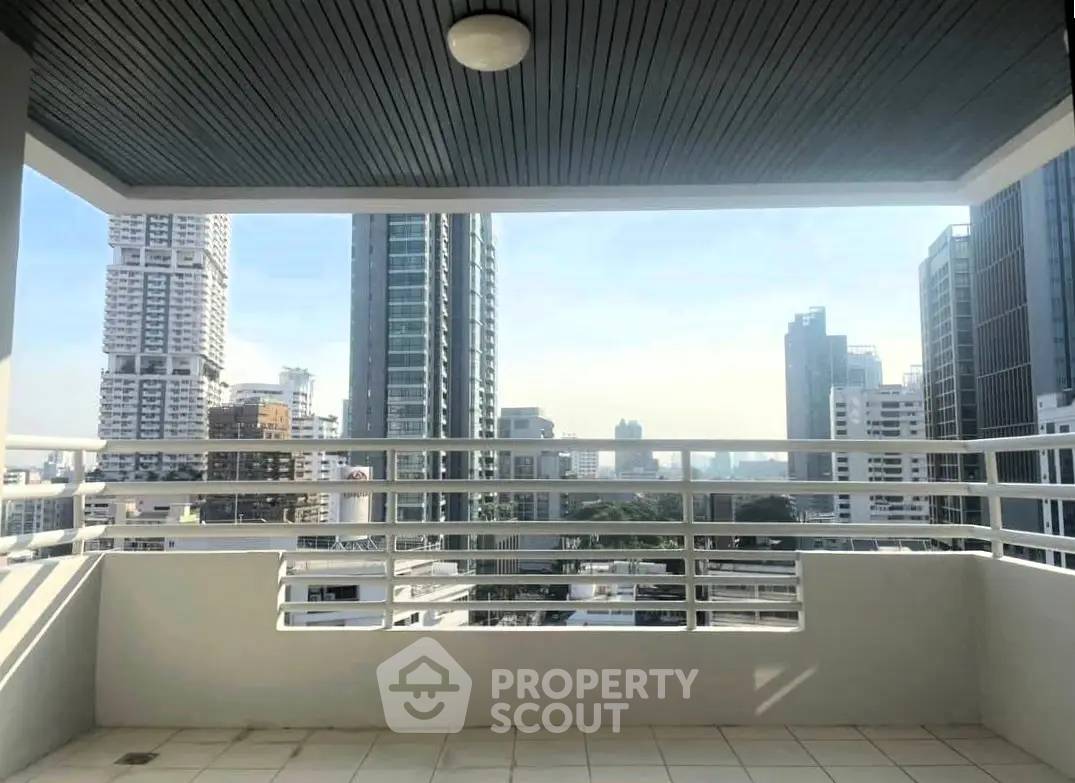 picture 3-BR Condo at Acadamia Grand Tower near BTS Phrom Phong (ID 2873666) - 3/17