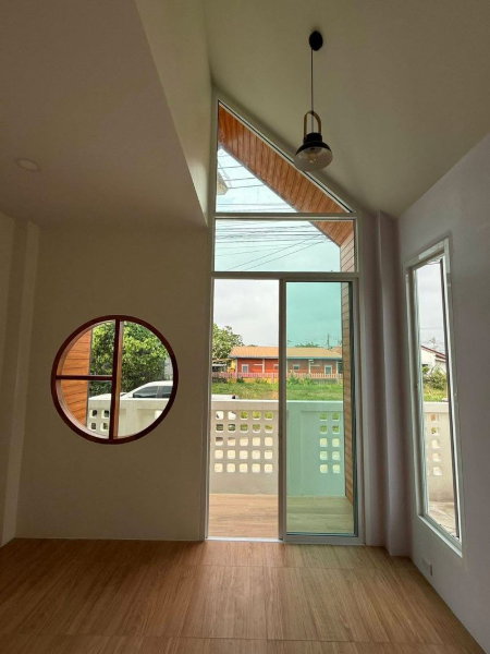 รูป ขายบ้านโครงการใหม่ ใกล้บางแสน ใน บ้านพอดี เดินทางสะดวก - รูปที่ 8/12