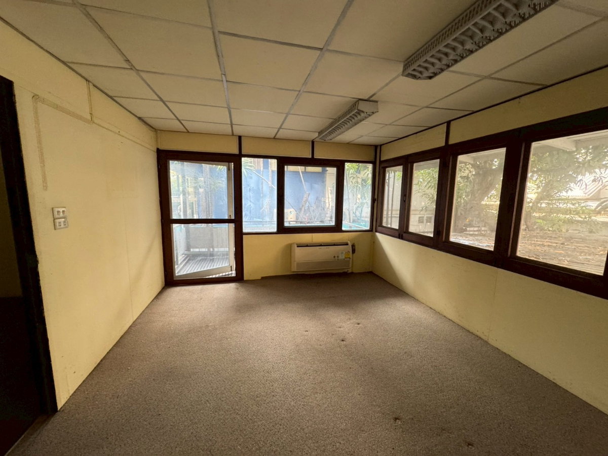 รูป บ้านให้เช่าเหมาะทำธุรกิจ ใจกลางอโศก ** NO CO-AGENT ** - รูปที่ 5/7
