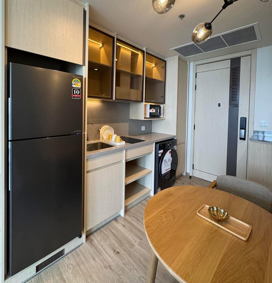 picture Luxury Beach front condo Arom Wongamart Pattaya  - 6/10