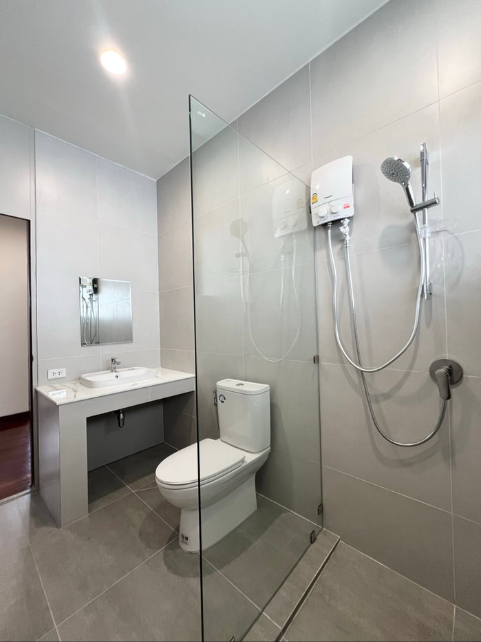 รูป 🏡✨ For Rent | ให้เช่า บ้านเดี่ยวสุขุมวิท 71 รีโนเวทใหม่ทั้งหลัง สไตล์คลาสสิค ใกล้โรงเรียนนานาชาติ  - รูปที่ 25/62