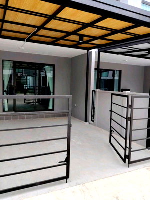 ทาวน์โฮมให้เช่า : บ้านให้เช่า Townhouse Pleno สุขุมวิท-บางนา 2 พร้อมเข้าอยู่สนใจติดต่อ Line @goodmanpro หรือโทร 0999029