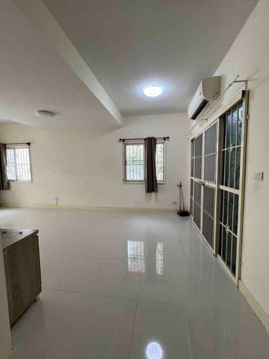 picture R3000 Townhouse For Rent The Connect 1 - 16/26