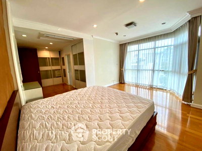 Condos for rent Sukumvit 39 : 3-BR Condo at The Cadogan Private Residence near BTS Phrom Phong (ID 2866793)