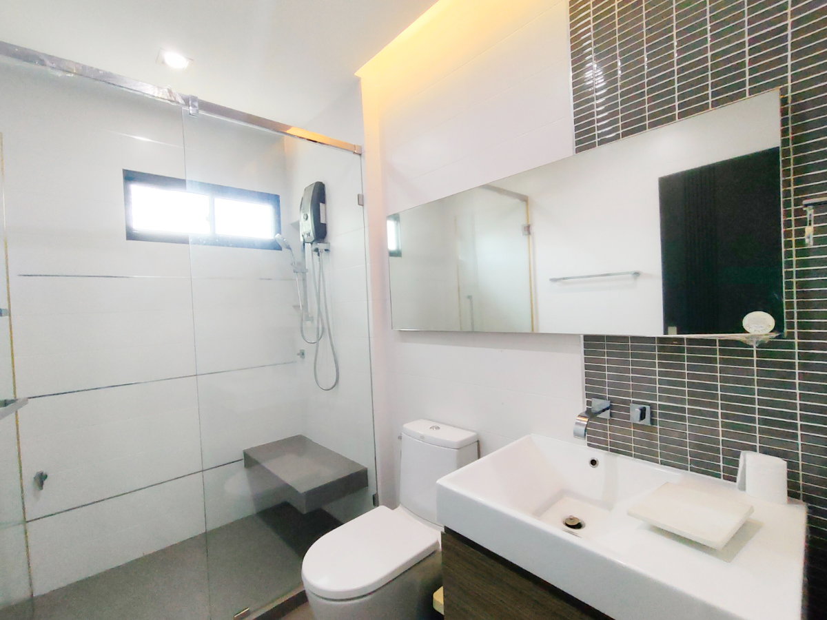 รูป บ้านเดี่ยวหรู หมู่บ้าน ลดาวัลย์ รัตนาธิเบศร์ แต่งสวย พร้อมเฟอร์บิ้วท์อิน  ติดรถไฟฟ้า สถานี ท่าอิฐ เพียงเดินเท้า 100 เมตร - รูปที่ 28/33