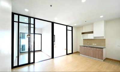 Condos for sale : Selling Supalai Loft Prachathipok - Wongwian Yai, 2 bedrooms. Beautiful, affordable, near international school. Interested? Add me on Line: @841qqlnr 