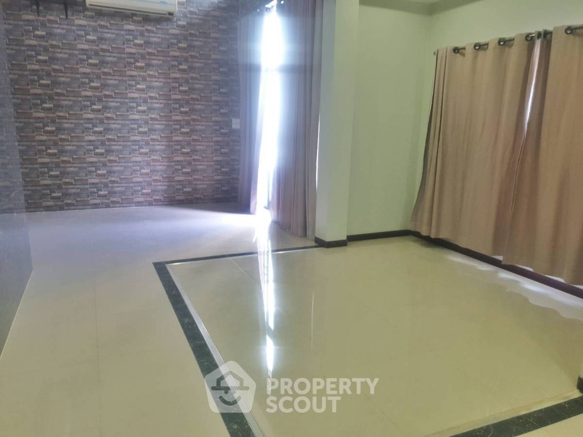 รูป บ้าน 5-ห้องนอน ใกล้ สนามบินเชียงใหม่ (ID 2870818) - รูปที่ 11/20