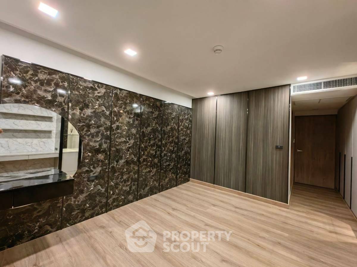 picture 3-BR Condo at Somkid Gardens Condominium near BTS Chit Lom (ID 1736733) - 42/50