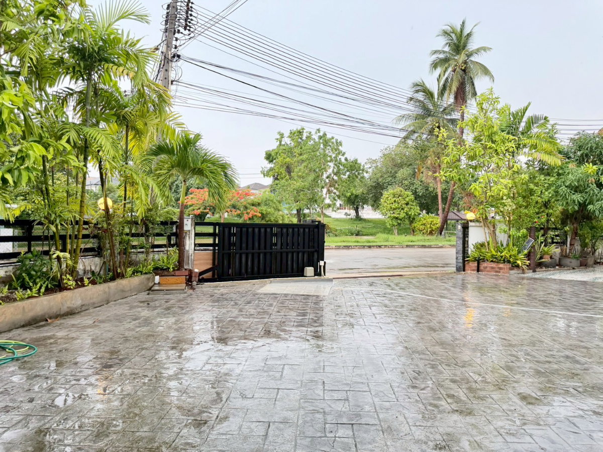 รูป 12.9 ล้าน บ้านหลังใหญ่ ทำเลหายาก | บ้านแปลงมุม ตรงข้ามสวน | Lake Valley บ่อวิน 5 ห้องนอน 4 ห้องน้ำ - รูปที่ 2/53