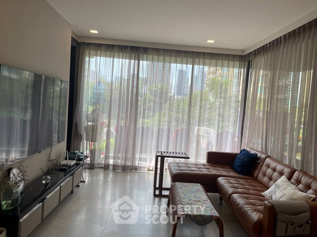 picture 2-BR Condo For Sale At Fynn Sukhumvit 31 Near MRT Sukhumvit (ID 2874484) - 2/11