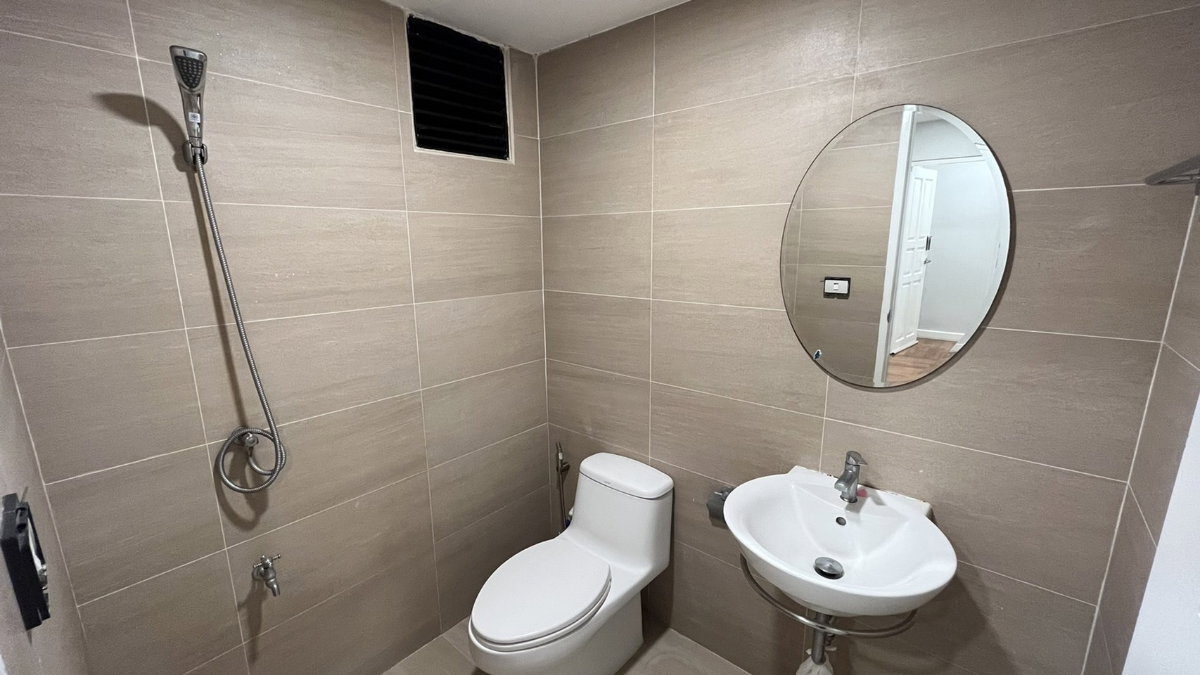 picture Luxury 2BR Condo in Sukhumvit | Oversized 122 SQM | High Yield Asset - [U1094704] - 17/17