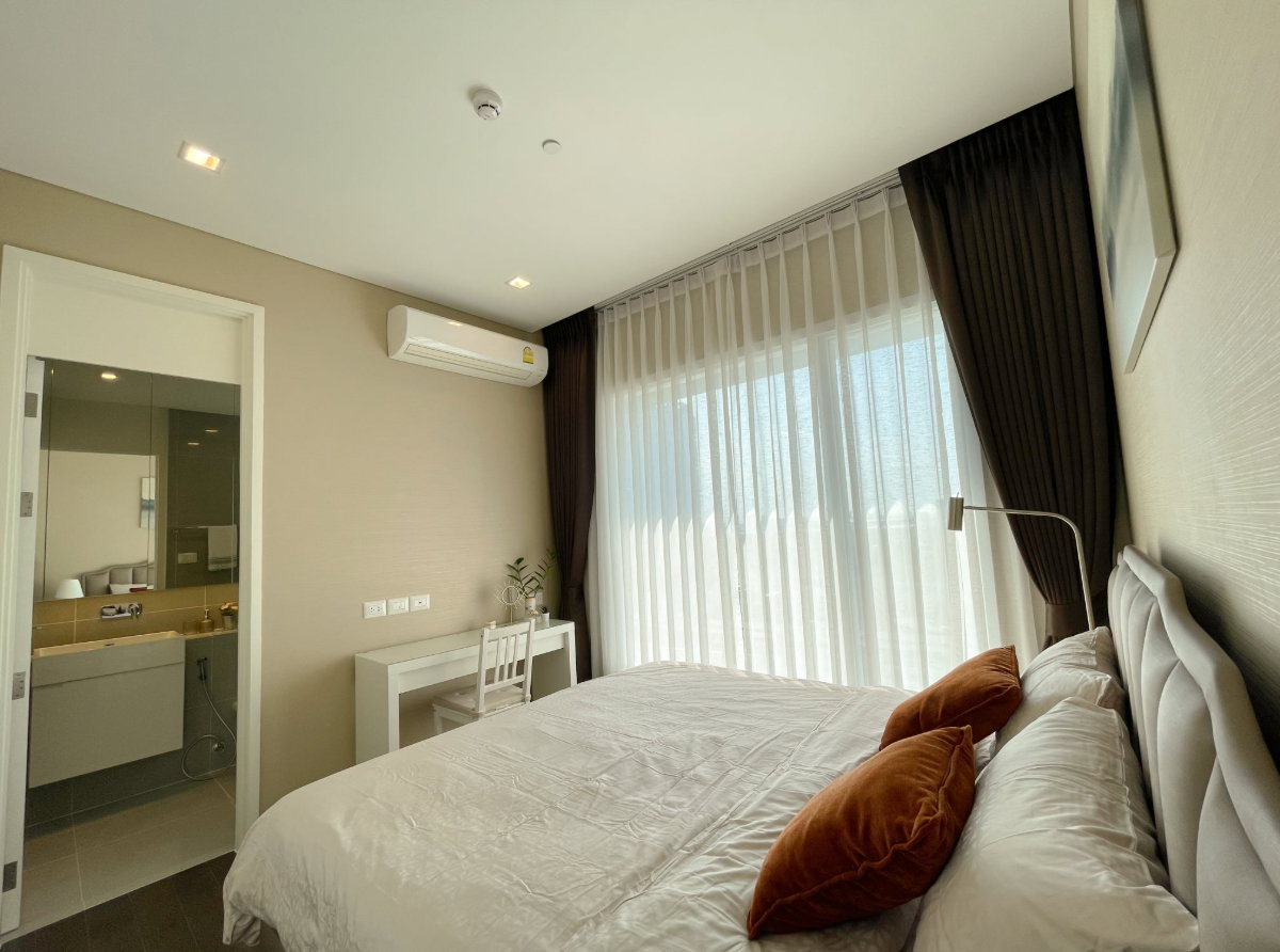 รูป ✨ สัมผัสชีวิตเหนือระดับ! คอนโด The Saint Residences พร้อมเฟอร์นิเจอร์ครบ (DSL537) - รูปที่ 11/14