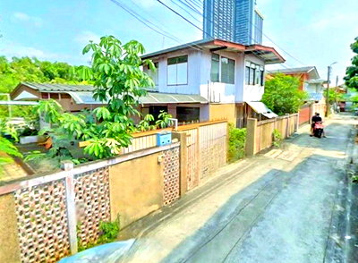 เช่าบ้านเดี่ยว ม.สวนดุสิต : ถ.จรัญสนิทวงศ์85-93 3นอน ใกล้ MRT บางอ้อ 500ม. 2 น้ำ วัดสามัคคีสุทธาวาส บ้านเดี่ยว 2 ชั้น 60 ตร.วา. 200 ตร.ม. ใกล้ตลาดสดศรีบางกรวย 1.2 กม.