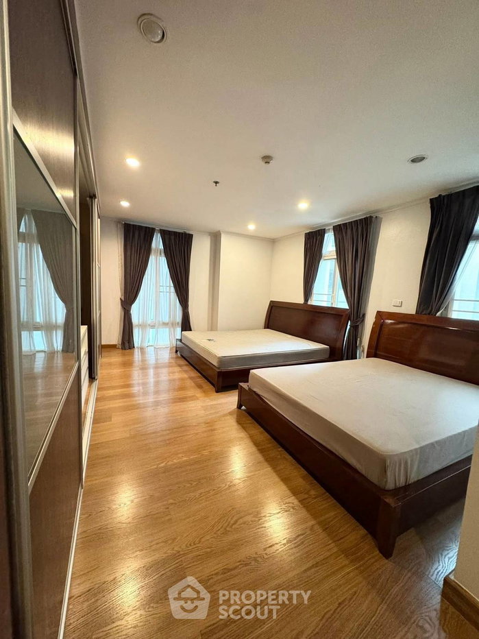 picture 3-BR Condo at Wattana Suite Condominium near BTS Nana (ID 2858014) - 8/14