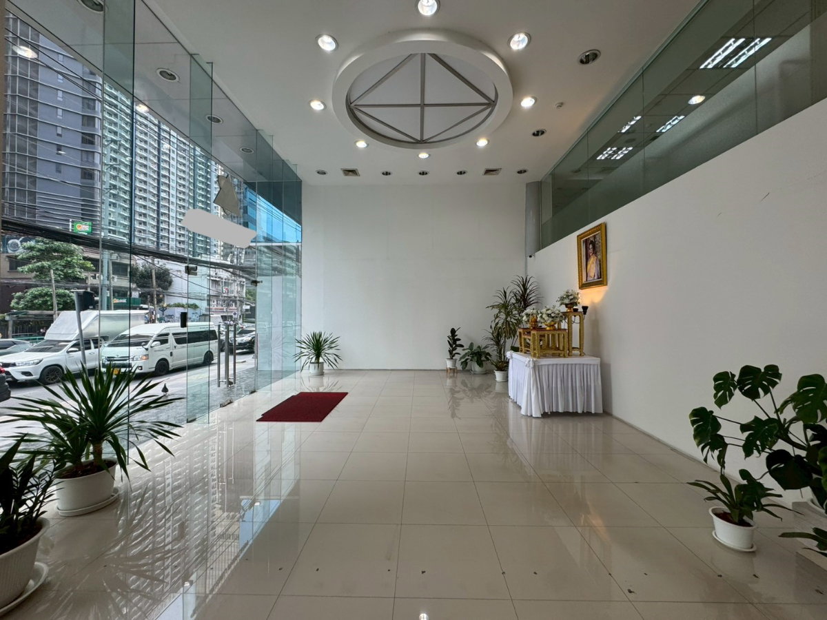 picture Space for Rent, perfect condition, Asoke-Phetchaburi ** NO CO-AGENT ** - 4/13