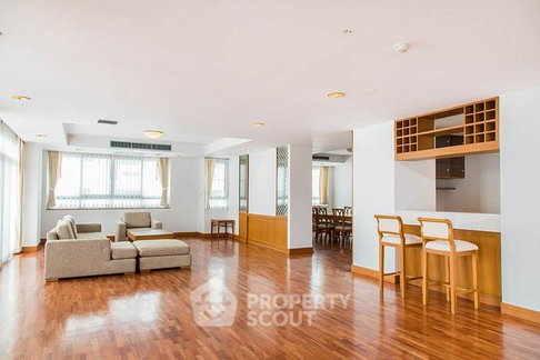 3-BR Condo at Krungthep Thani Tower near BTS Phrom Phong (ID 2874392)