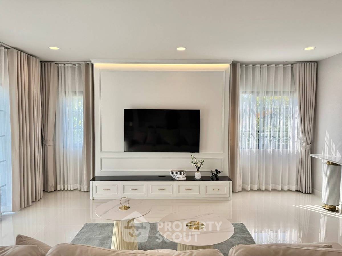 รูป บ้าน 4-ห้องนอน ที่ เซนโทร บางนา ใน บางแก้ว (ID 2875143) - รูปที่ 1/12