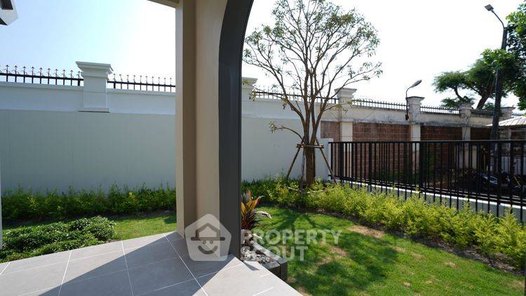picture 4-BR House in Bang Khu Wiang (ID 2851549) - 2/9