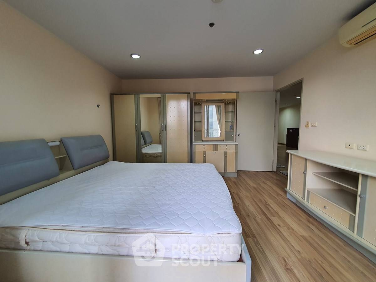 picture 2-BR Condo at Asoke Place near MRT Sukhumvit (ID 2874242) - 8/12