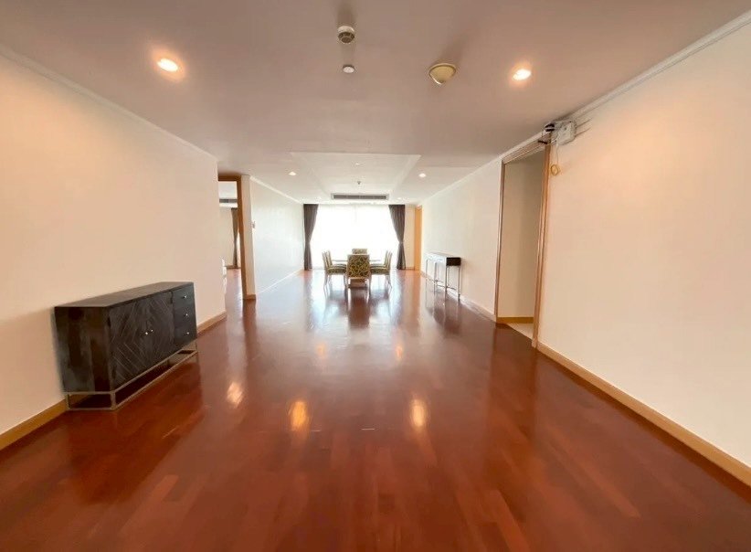 picture LTH15288 – Penthouse Condo Pet-Friendly for Rent Phrom Phong | City Lifestyle Best Value | Near BTS Phrom Phong | 220,000 THB | เพนท์เฮ้าส์ให้เช่า พร้อมพงษ์ ห้องใหญ่พิเศษ เลี้ยงสัตว์ได้ คุ้มค่า ใกล้ BTS พร้อมพงษ์ - 2/6
