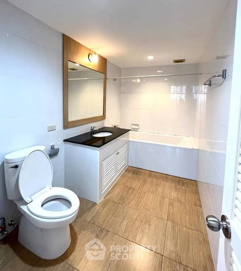picture 3-BR Condo at Acadamia Grand Tower near BTS Phrom Phong (ID 2873666) - 11/17