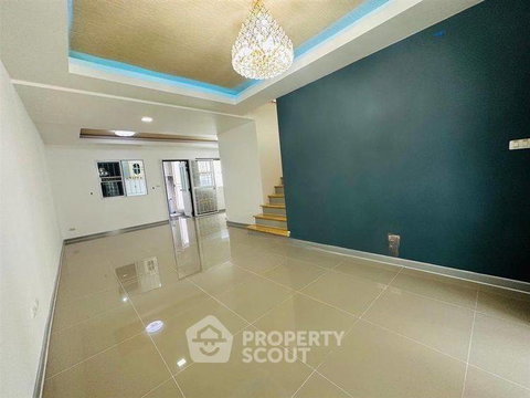 ทาวน์เฮ้าส์ 3-ห้องนอน ใน คลองถนน (ID 2867961)