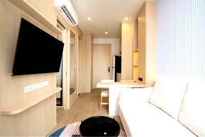 Condos for rent :     Luxury High-Floor Condo Near EmQuartier & BTS Phrom Phong