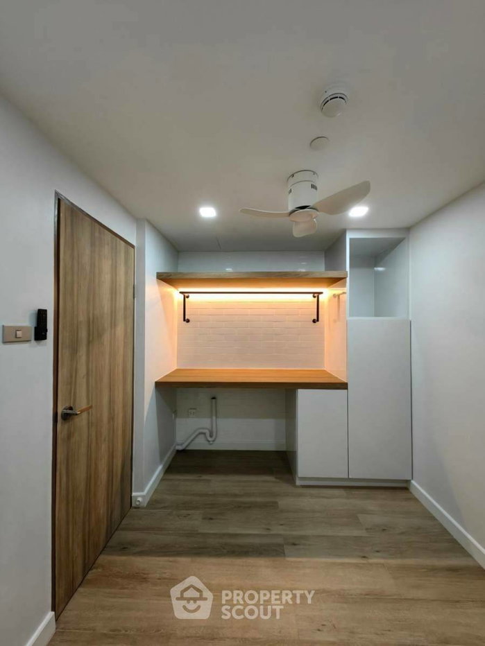 picture 3-BR Condo at Somkid Gardens Condominium near BTS Chit Lom (ID 1736733) - 14/50