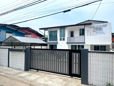 บ้านเดี่ยว ม.นอร์ทกรุงเทพ วิทยาเขตสะพานใหม่ : ขายบ้านเดี่ยว 2 ชั้น ซ.พหลโยธิน48 แยก3/6 ทำเลดี ห่างรถไฟฟ้า950ม. พื้นที่400 ตรม 74 ตรว.