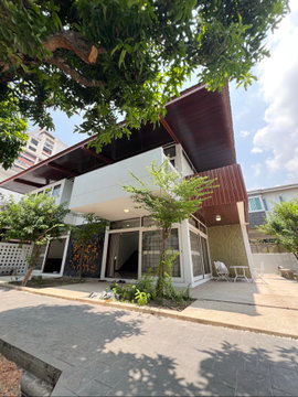 🏡✨ For Rent | ให้เช่า บ้านเดี่ยวสุขุมวิท 71 รีโนเวทใหม่ทั้งหลัง สไตล์คลาสสิค ใกล้โรงเรียนนานาชาติ 