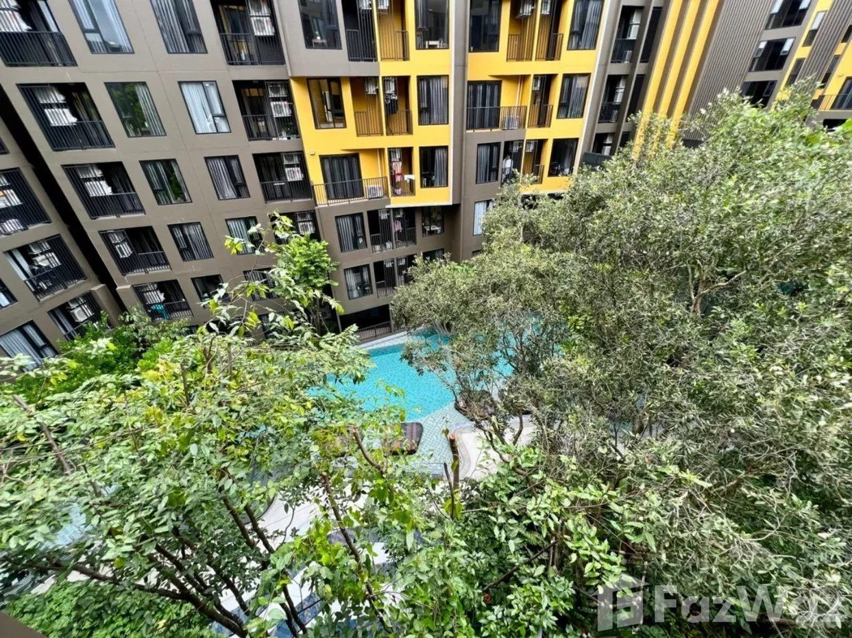 picture Corner 2BR Pool View Condo at The Base Central 6246044 - 12/12