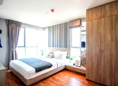 Condos for sale : Condo for sale, Lumpini Park Borommaratchachonnani - Sirindhorn, near Central Pinklao. Special price! Free furniture!
