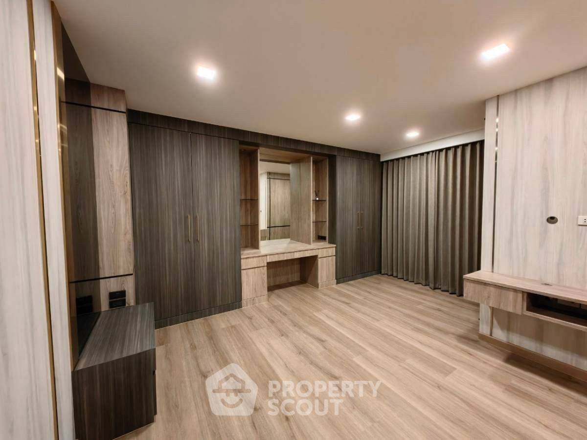 picture 3-BR Condo at Somkid Gardens Condominium near BTS Chit Lom (ID 1736733) - 28/50