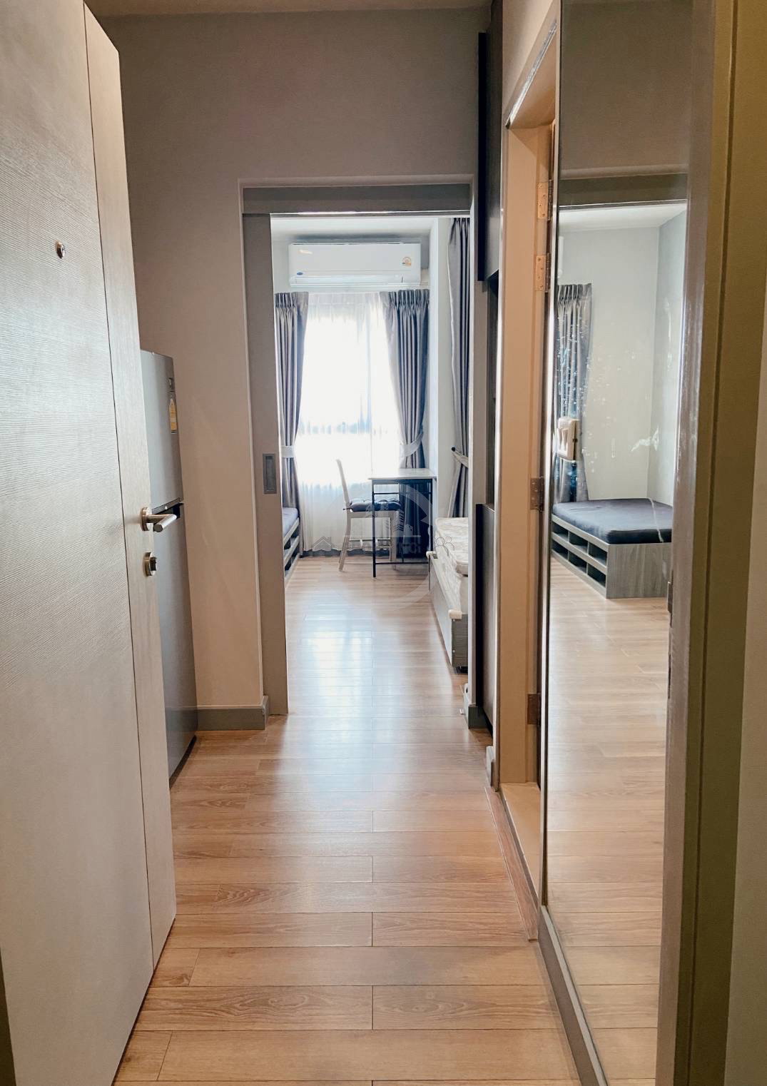 For Rent ✨Chapter One Midtown Ladprao 24✨ Beautiful room, great location, close to 🚅MRT Ladprao. 💙🧡PS-32527367 Contact Us 💚Line ID @propsync