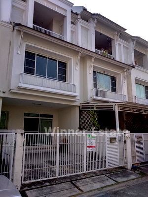 เช่าทาวน์โฮม ถนนสุขุมวิท : ให้เช่าทาวน์โฮม 3 ชั้น 3 ห้องนอน สวย ทำเลดี ( The Terrace ติวานนท์ Land&House)