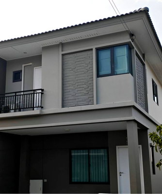 Townhouses for rent Pathumthani : house of rent house go rent  house for rent 