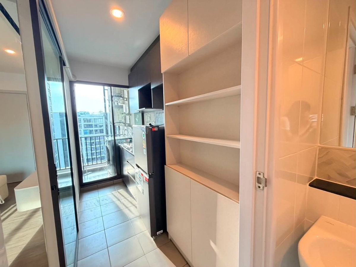 รูป ปล่อยเช่า คอนโดตกแต่งพร้อมอยู่ใกล้ BTS วุฒากาศ | Regent Home Wutthakat | 1 ห้องนอน เฟอร์นิเจอร์และเครื่องใช้ไฟฟ้าครบ - รูปที่ 3/9