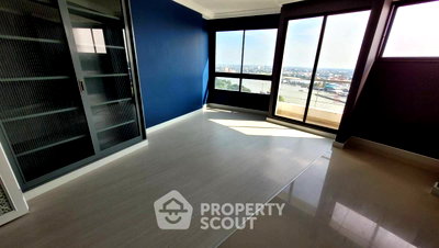 Condos for rent : 4-BR Condo at Supalai Casa Riva close to Thanon Tok (ID 1893767)