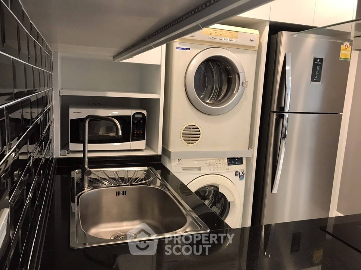 picture 2-BR Condo at Serene Place Sukhumvit 24 Condominium near BTS Phrom Phong (ID 2874426) - 7/17