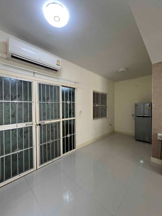 picture R3000 Townhouse For Rent The Connect 1 - 8/26