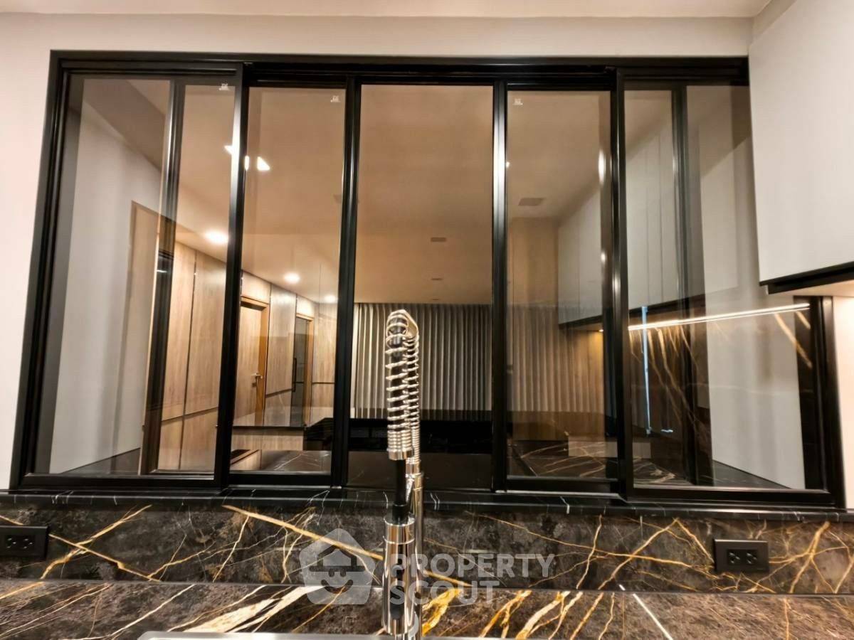 picture 3-BR Condo at Somkid Gardens Condominium near BTS Chit Lom (ID 1736733) - 11/50