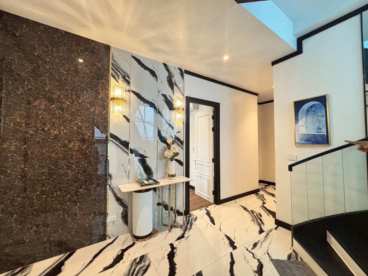 รูป บ้านใหม่ ตกแต่งครบ ทำเลสุขุมวิท ใกล้ BTS เพียง 5 นาที ** NO CO-AGENT ** - รูปที่ 11/29