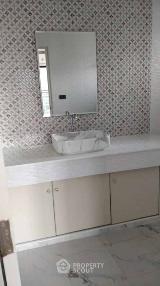 picture 2-BR Condo at Liberty Park 2 near ARL Makkasan (ID 2873924) - 7/11