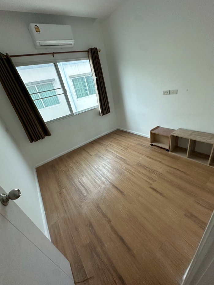 รูป 🏡✨ ให้เช่าทาวน์โฮม ห้องมุม โครงการ Happy View ดอนเมือง 3 ห้องนอน 2 ห้องน้ำ ใกล้สนามบินดอนเมือง ตรงข้ามสระว่ายน้ำ บรรยากาศน่าอยู่สุดๆ! - รูปที่ 9/13