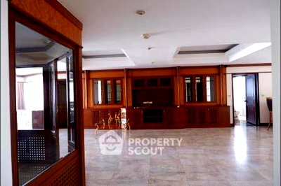 Condos for sale : 3-BR Condo at President Park Condominium near MRT Queen Sirikit National Convention Centre (ID 2873560)