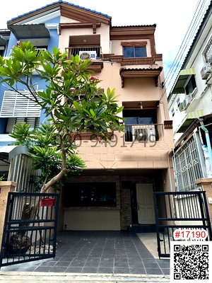 Townhouses for rent : 3-story townhome for rent, Baan Klang Muang Mengjai-Ladprao, corner unit, near Central Rama 9.
