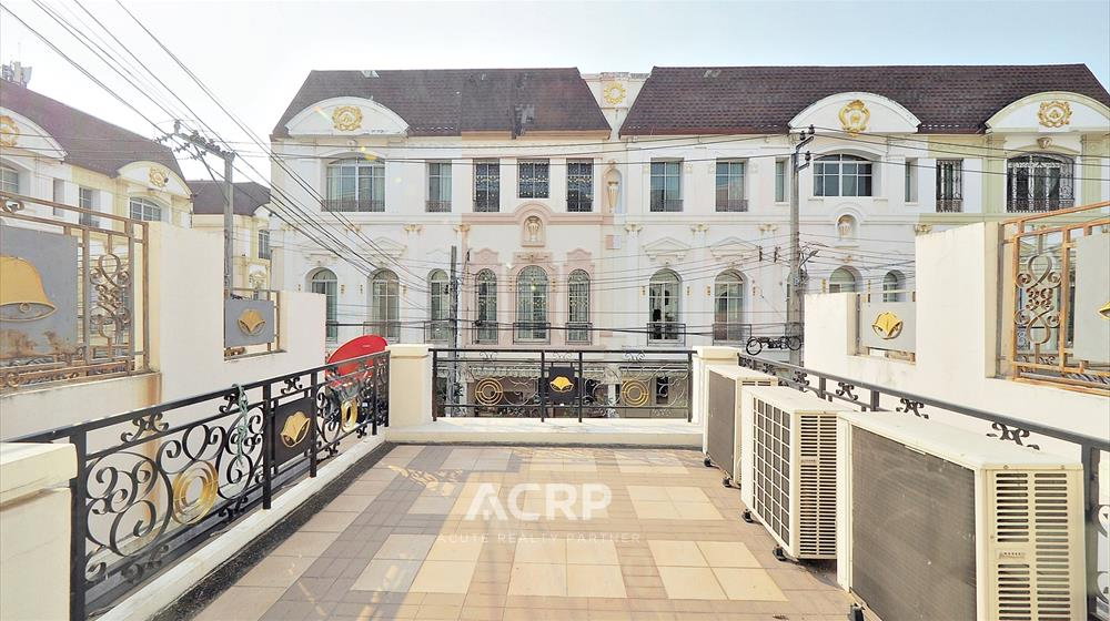 รูป ขายบ้านกลางกรุง แกรนด์ เวียนนา พระราม 3 ขนาด 34 ตร.ว. 3 ชั้น ทำโฮมออฟฟิศได้ ราคา 18.5 ล้านบาท - รูปที่ 7/17