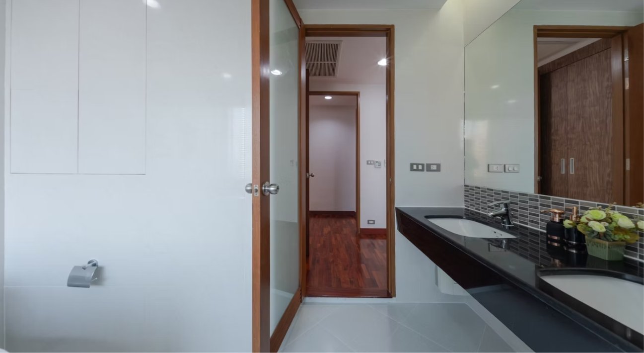 รูป LTH15333 – Luxury Condo High Floor for Rent Phrom Phong | City Lifestyle Best Value | Near BTS Phrom Phong | 180,000 THB | คอนโดหรูให้เช่า พร้อมพงษ์ ห้องใหญ่พิเศษ ชั้นสูง คุ้มค่า ใกล้ BTS พร้อมพงษ์ - รูปที่ 12/12