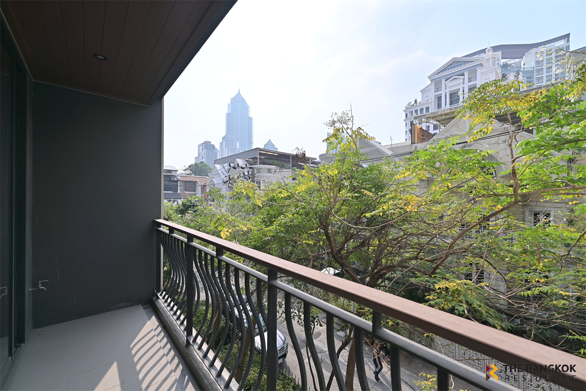 picture Klass Condo (Langsuan) near BTS Chit Lom Hot Unit, Available for a Limited Time - 9/10