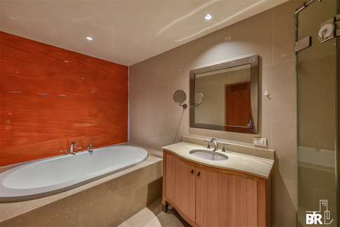 ยูนิต Luxury หรูหราแบบไม่ต้องรอ ดิ เอ็มไพร์ เพลส